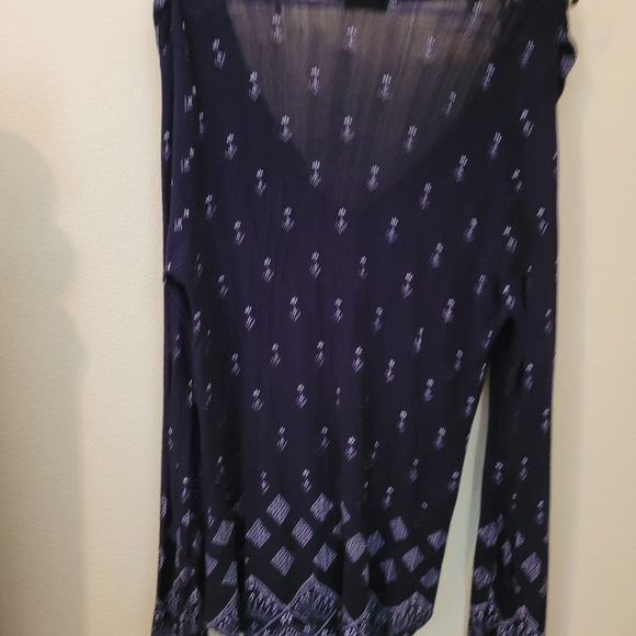 Top - Picture 2 of 4